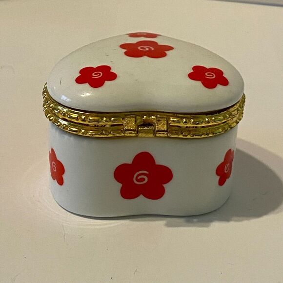 Heart Shaped Candle Hinged Trinket Box Valentine Holiday Kitchy Dainty Country - Picture 10 of 13